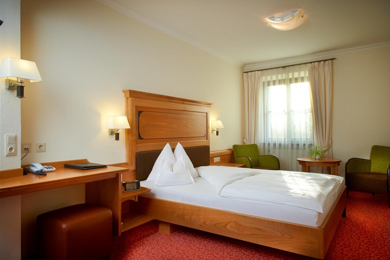 Hotel Zur Post บัดเคิทซ์ทิง ภายนอก รูปภาพ