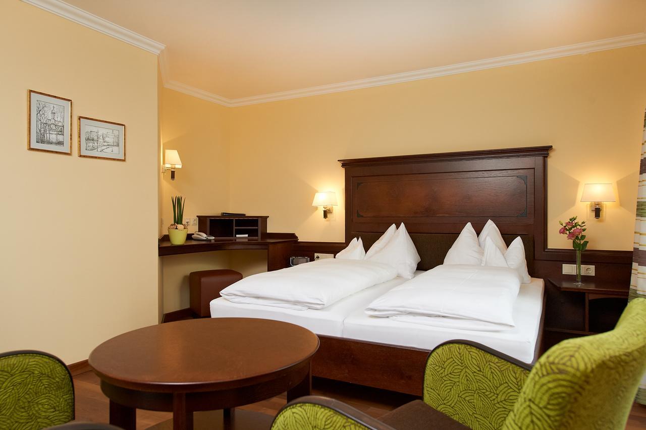 Hotel Zur Post บัดเคิทซ์ทิง ภายนอก รูปภาพ
